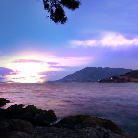 Blue & White Pension Namhae Exterior foto