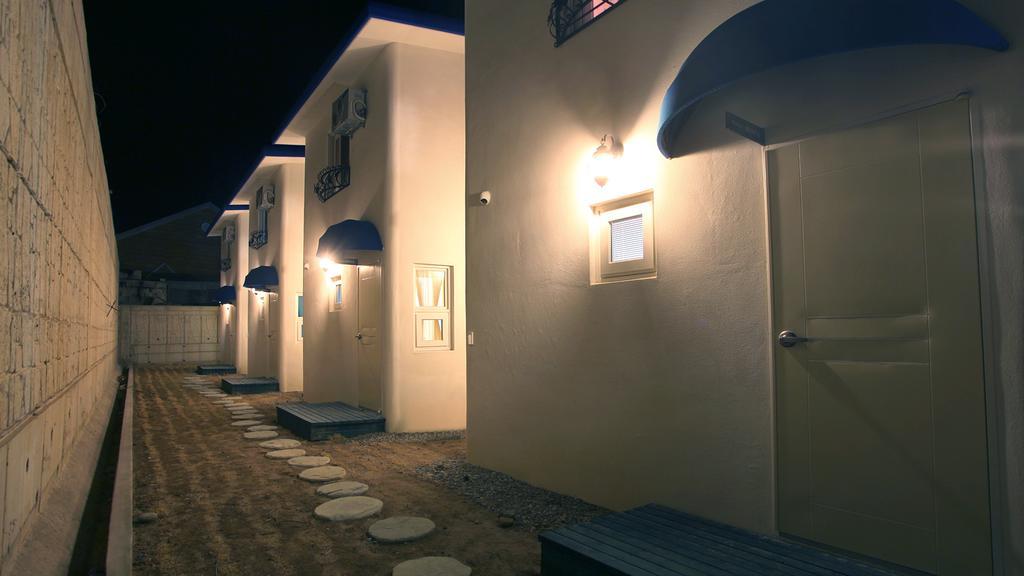 Blue & White Pension Namhae Exterior foto